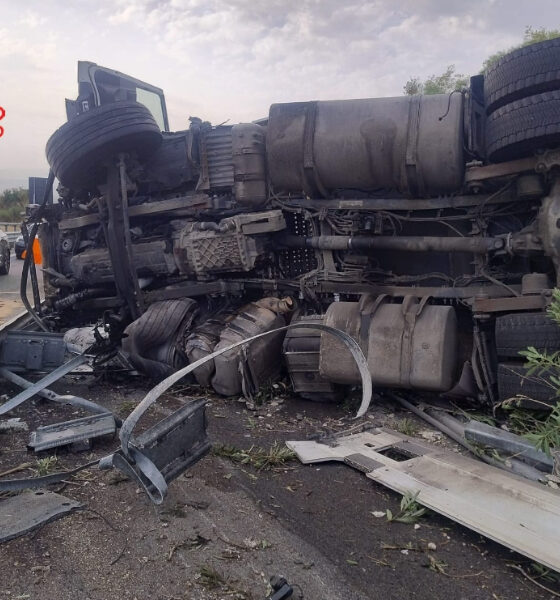 incidente-A2-frascineto-sibari-ferito-camion