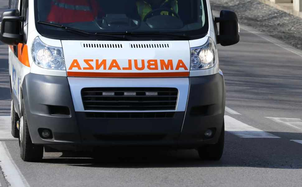 incidente ambulanza 13enne ferito