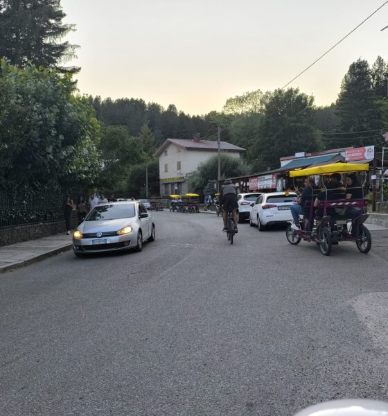 Lorica: il turismo riparte ma i servizi arrancano. Chiusa la Stazione dei Carabinieri e bancomat fuori uso