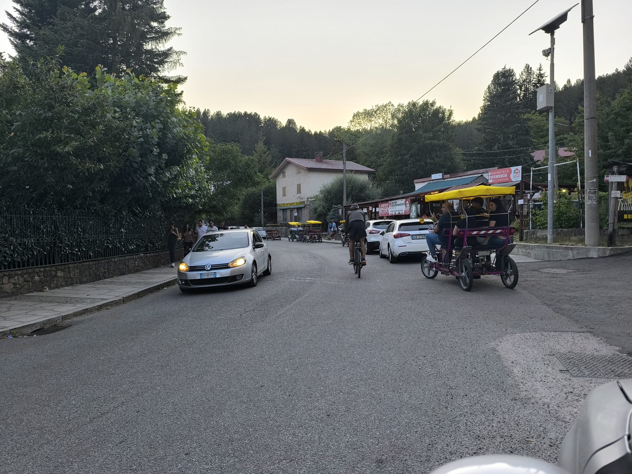 Lorica: il turismo riparte ma i servizi arrancano. Chiusa la Stazione dei Carabinieri e bancomat fuori uso 79 Lorica: il turismo riparte ma i servizi arrancano. Chiusa la Stazione dei Carabinieri e bancomat fuori uso