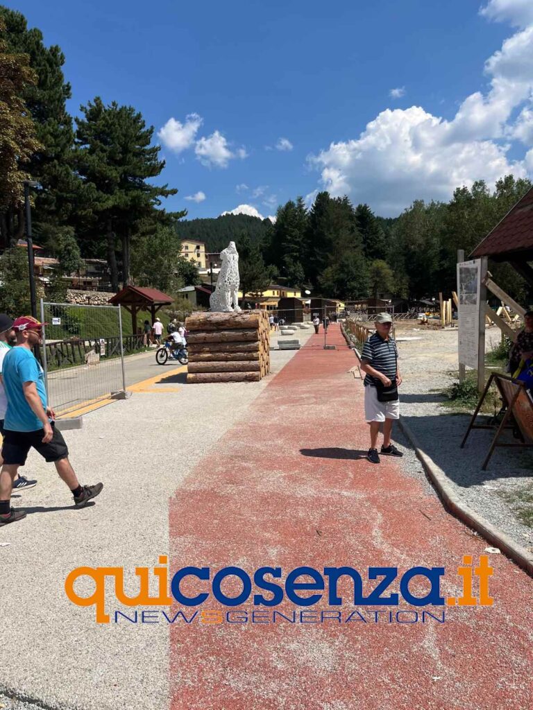 Lungolago di Lorica, la denuncia dei turisti: “Due chilometri senza cestini, rifiuti ovunque” 53 lungolago-lorica-lavori-in-corso.jpg