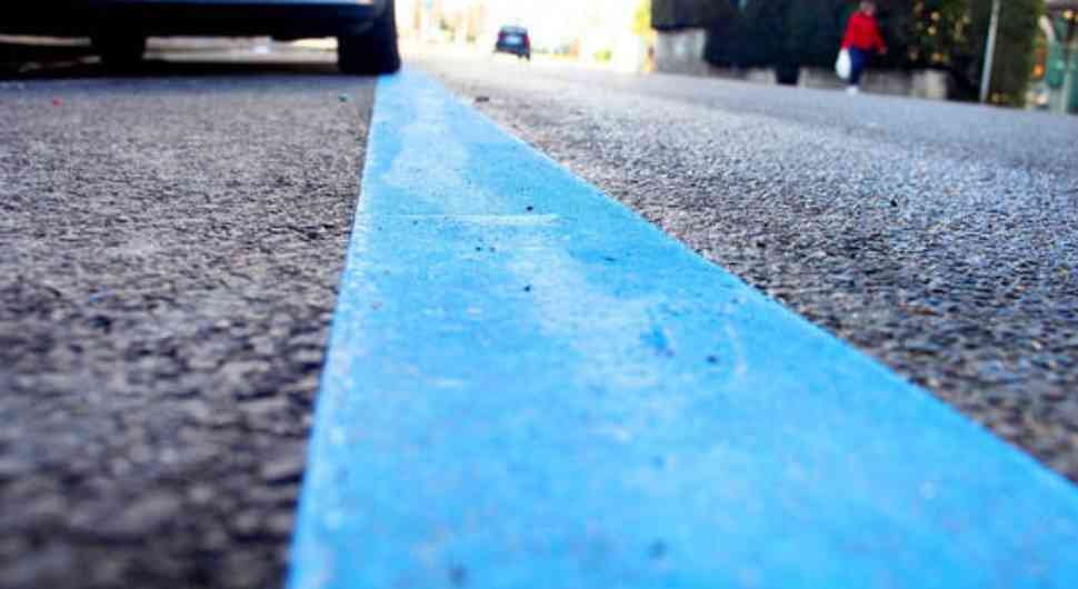 parcheggio-strisce-blu