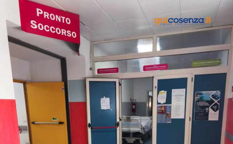 Cosenza: muore a 65 anni dopo le dimissioni, il figlio denuncia «voglio sapere cosa è successo a mio padre» 53 pronto soccorso cosenza dimissioni figlio padre 03
