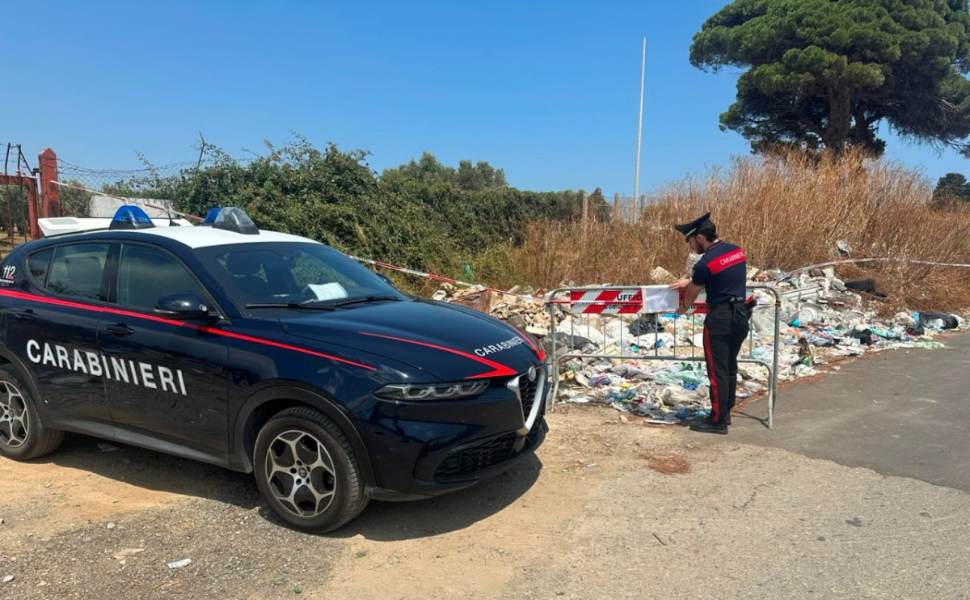 Rifiuti e roghi tossici: sequestrata discarica abusiva in un'area tra case e aziende agricole 54 rifiuti discarica abusiva roghi tossici 04