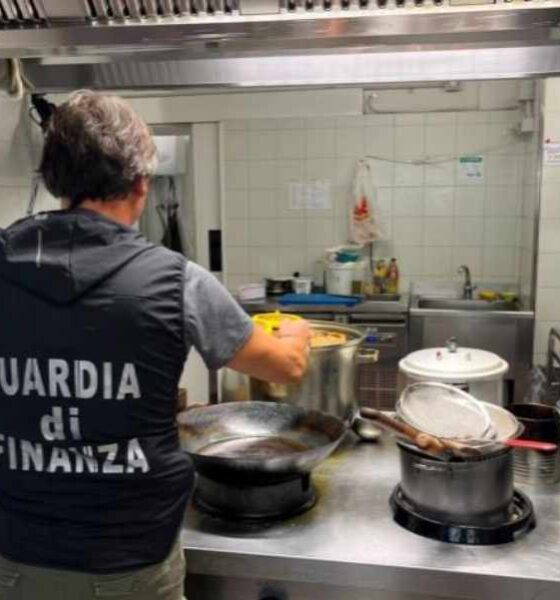 Blitz in un ristorante: gravi carenze igienico-sanitarie, 91 chili di pesce sequestrati 56 ristorante sanzionato locri 01