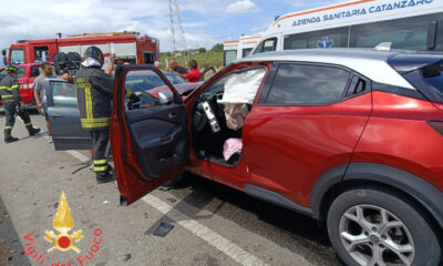 scontro-provinciale-auto-feriti-gravi-cropani-sersale.