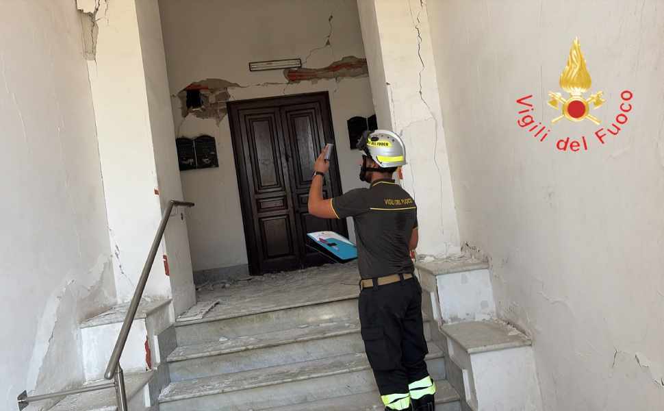 terremoto napoli vigili del fuoco calabria 03