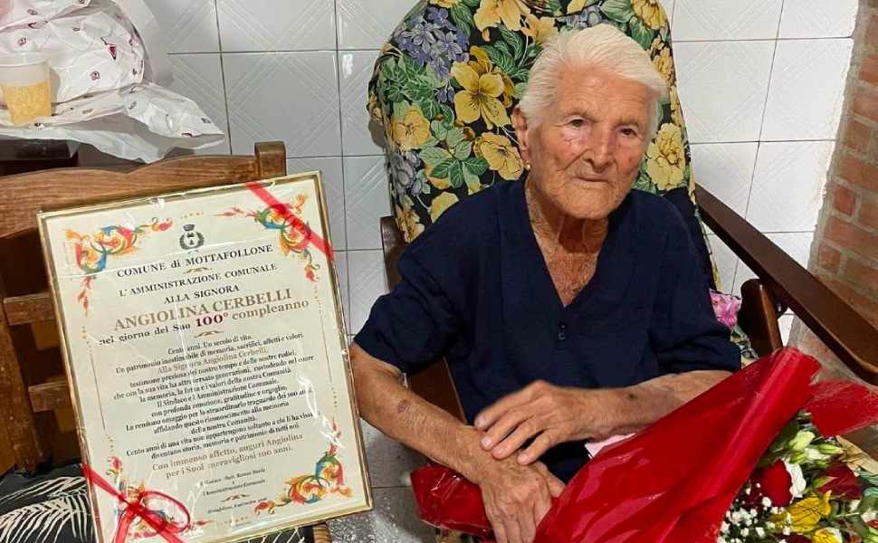 Mottafollone: grande festa per i 100 anni di Angiolina Cerbelli, una vita capace di attraversare generazioni 51 100 anni Angiolina Cerbelli Mottafollone 03