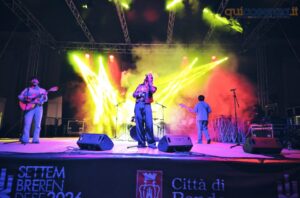 Samurai Jay conquista il Settembre Rendese: con il piccolo Brian sulle spalle canta “Ossessione” - FOTO 79 11samuraijay