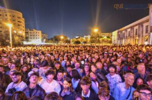 Samurai Jay conquista il Settembre Rendese: con il piccolo Brian sulle spalle canta “Ossessione” - FOTO 77 13samuraijay