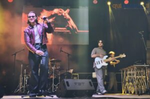 Samurai Jay conquista il Settembre Rendese: con il piccolo Brian sulle spalle canta “Ossessione” - FOTO 76 15samuraijay