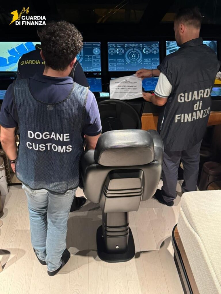 yacht lusso sequestrato 2