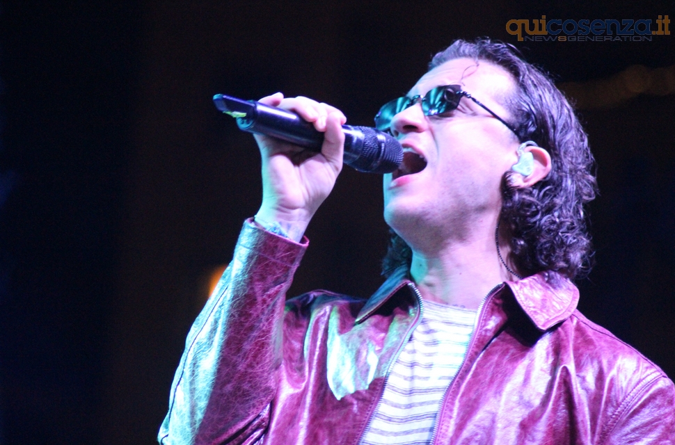 Samurai Jay conquista il Settembre Rendese: con il piccolo Brian sulle spalle canta “Ossessione” - FOTO 52 31samuraijay