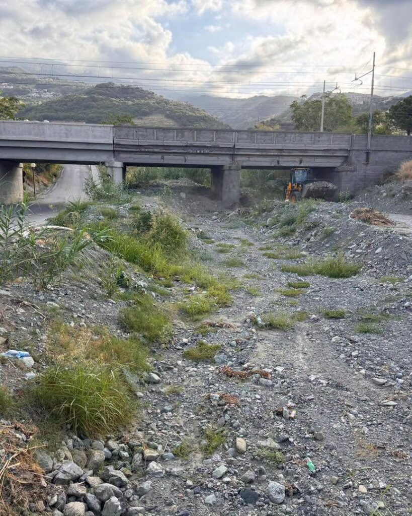 Fuscaldo, scatta l’allerta per le piogge: al via la pulizia dei torrenti contro il rischio piene 52 fuscaldo-torrenti-pulizia
