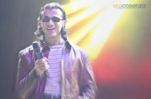 Samurai Jay conquista il Settembre Rendese: con il piccolo Brian sulle spalle canta “Ossessione” - FOTO 82 8samuraijay