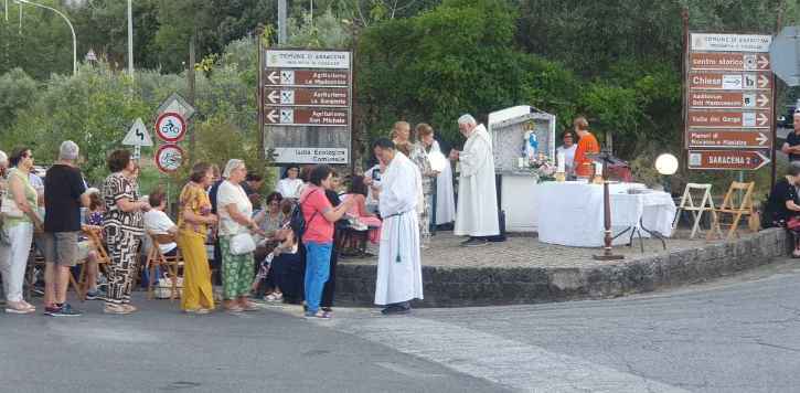 Dopo San Leone, Saracena si raccoglie attorno alla Madonna: tre luoghi, una tradizione 52 BIVIOnordSaracenaLaMADONNINA