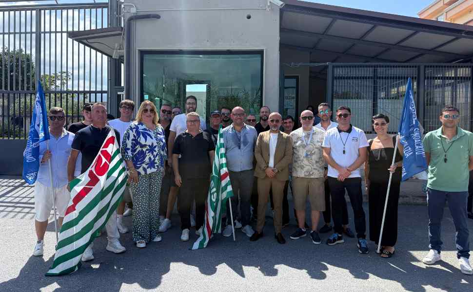 Carcere di Paola sit in