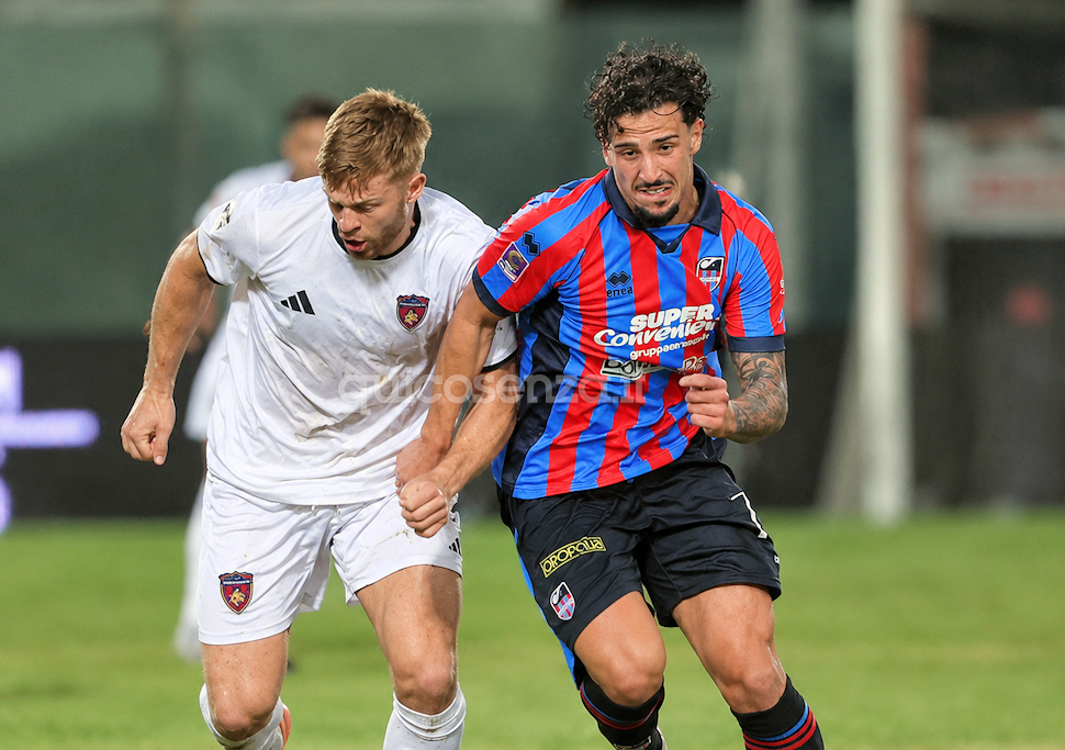 Longo scaccia la crisi, Coppitelli sprofonda: il Catania travolge per 4 a 0 un Cosenza da incubo e mai in partita 51 Catania-Cosenza Calcio
