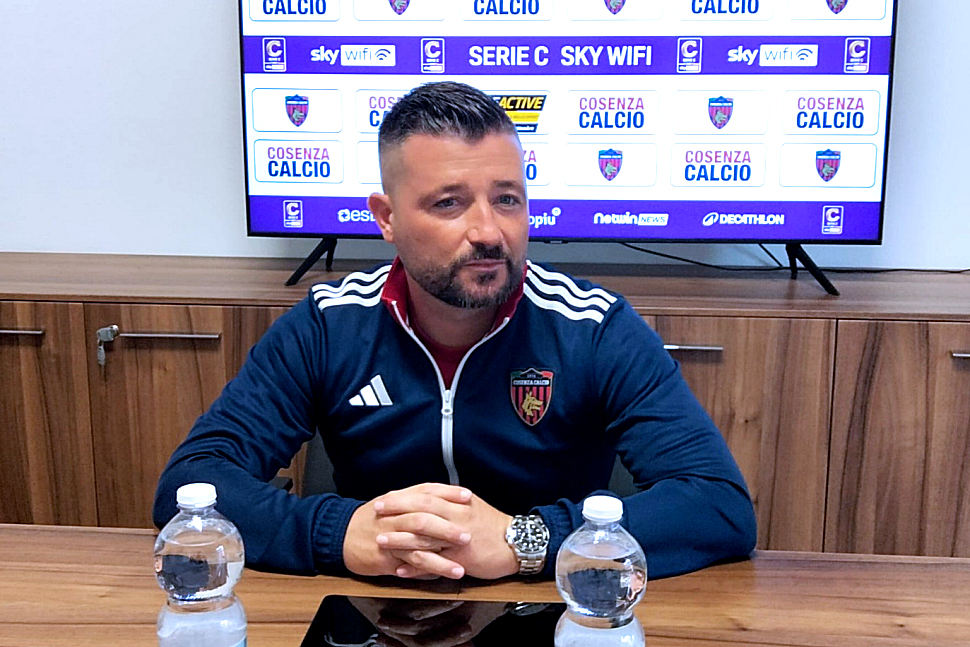 Cosenza Calcio, domani la sfida a Bari: Coppitelli «Gara difficile, ma siamo in crescita. Fase nuova per la squadra» 51 Federico Coppitelli Cosenza Calcio allenatore