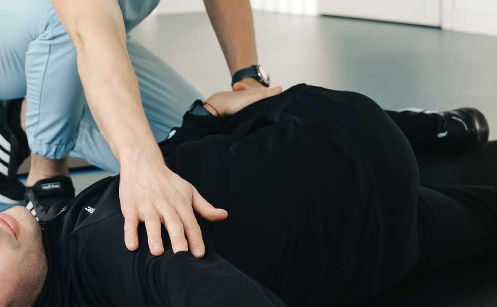 Cosenza, screening gratuiti e prevenzione con i fisioterapisti: la salute in piazza 52 fisioterapisti 02