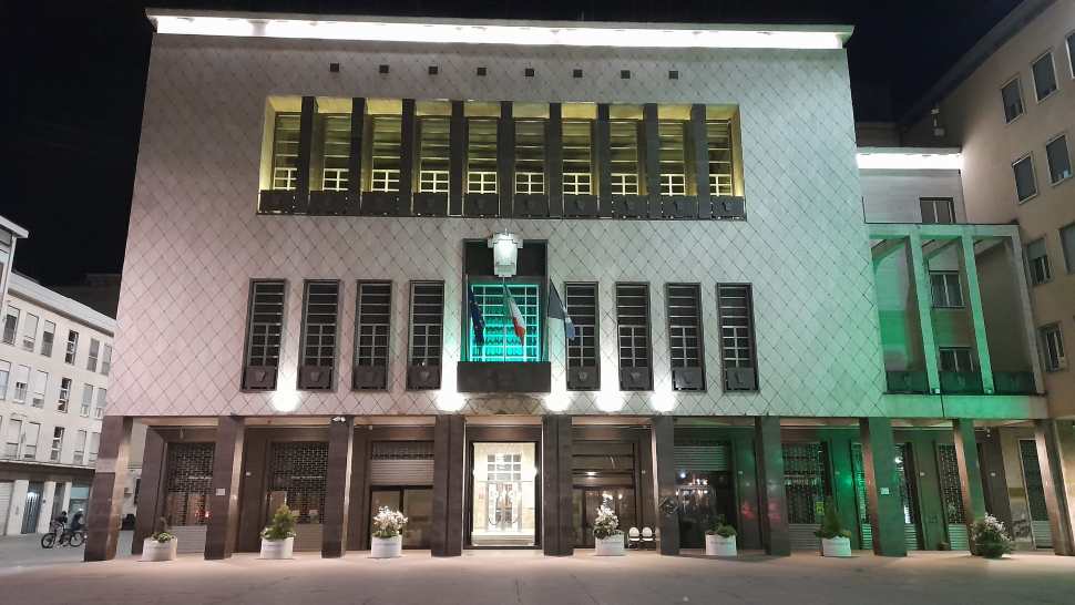 Cosenza, Palazzo dei Bruzi si illumina di verde per la XIX Giornata Nazionale SLA 51 Giornata Nazionale SLA_verde