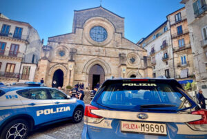 Cosenza, la Polizia di Stato celebra il Patrono San Michele Arcangelo: solenne celebrazione in Cattedrale - FOTO 61 Polizia Cosenza 01