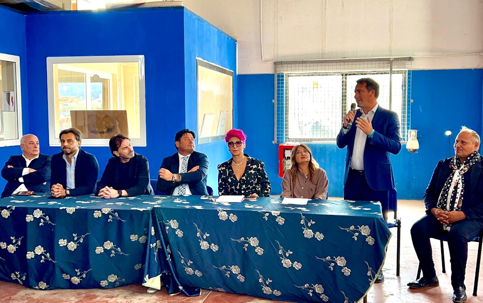 Porto di Corigliano presentazione vasca alloggio e varo