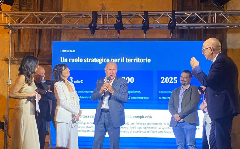 Il premio "Alveare 2026" di Confapi Filiera Salute Calabria all'imprenditore Michele Lorè. Sanità di qualità e valore della cura 53 Premio Alveare 2026 Michele Lorè