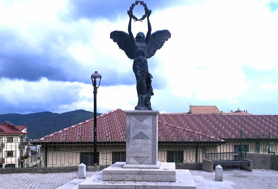 San Giovanni in Fiore, Barile durissimo «fondi per la Statua dell'Angelo spariti. Stavo per dimettermi, ma non mollo» 52 Statua dell'angelo San Giovanni in Fiore