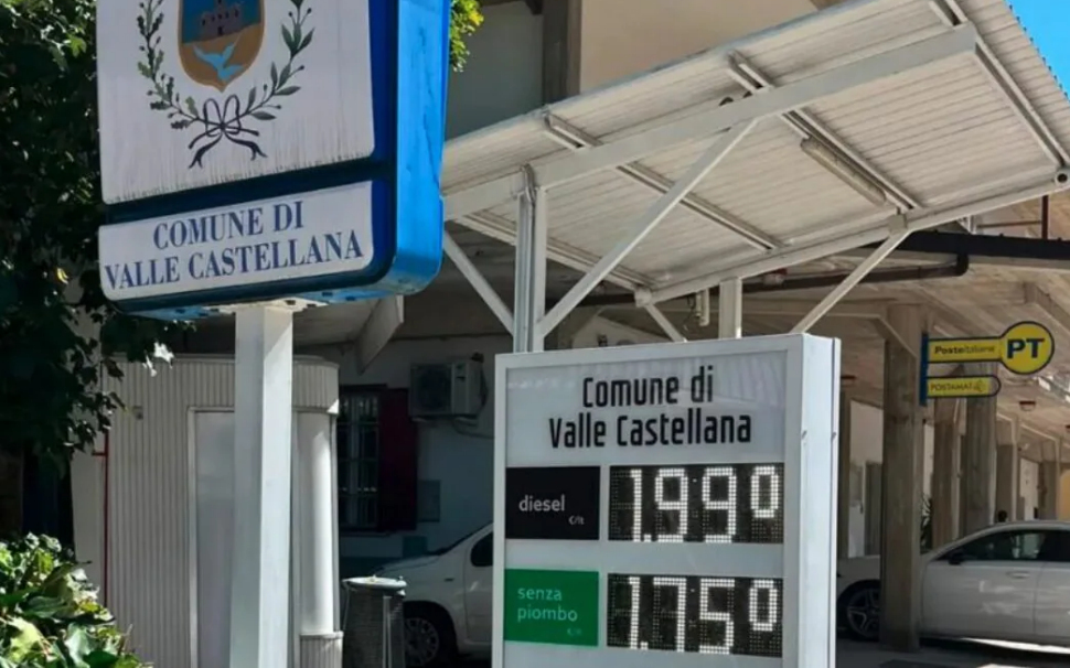 La stazione di rifornimento comunale carburanti di Valle Castellana