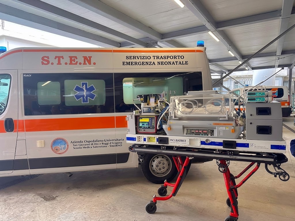 Neonato cardiopatico da Cosenza a Roma: guasto all'ambulanza durante il trasporto. La staffetta del STEN gli salva la vita 51 Sten ambulanza neonatale Cosenza Salerno bimbo