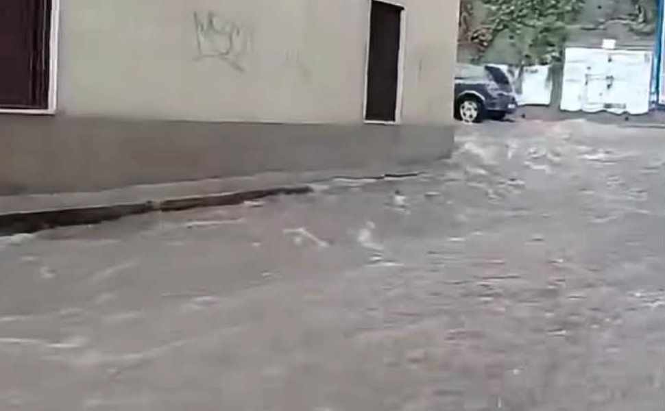 Torrente Scirocco esonda Paola 03