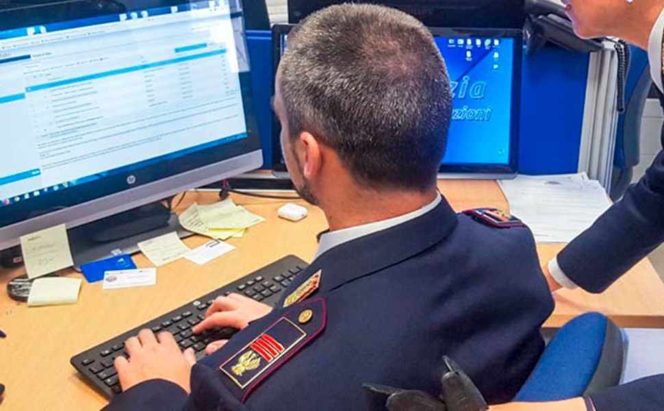 Trading online - polizia postale 01