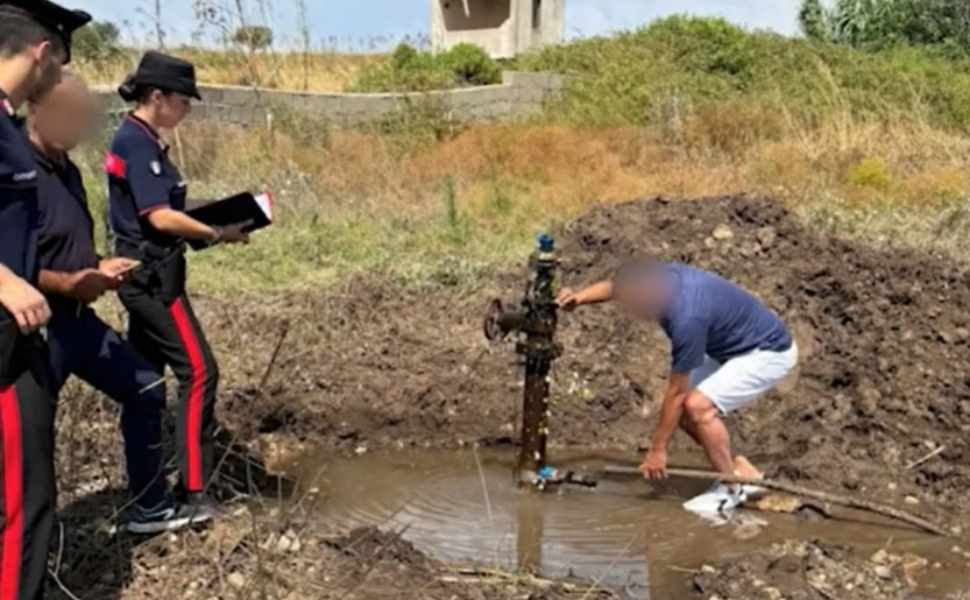Allacci abusivi alla rete idrica, blitz dei carabinieri: 7 persone denunciate 52 allacci abusivi acqua crotonese 02
