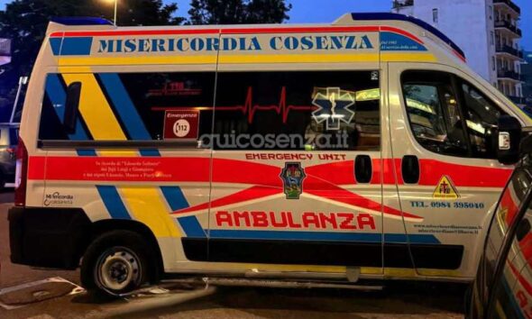 ambulanza rende misericordia ragazza