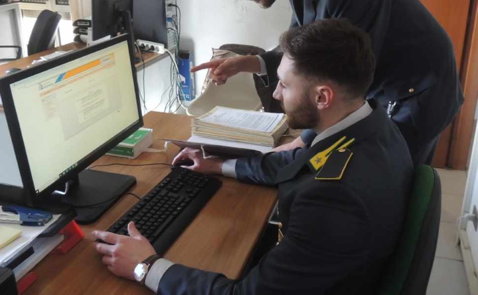 Castrovillari: 160 mila euro sottratti alle casse dell’Ordine, in carcere l'ex presidente dei commercialisti 52 arresto ex presidente ordine commercialisti castrovillari - Guardia di finanza 01
