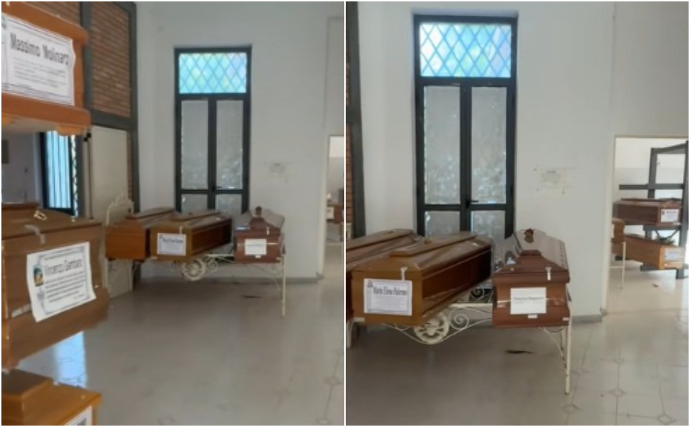 Cimitero di Cosenza, feretri accatastati e 4 mesi per la sepoltura. Mancini «i nostri cari meritano rispetto» 52 bare accatastate cimitero di cosenza - Mancini 02