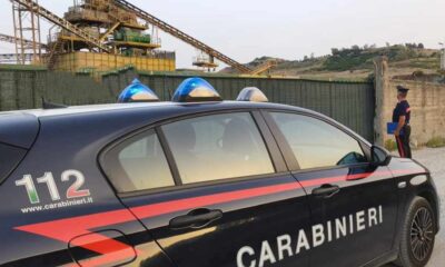 carabinieri-sellia-marina-reflui industriali segnalati dai bagnanti