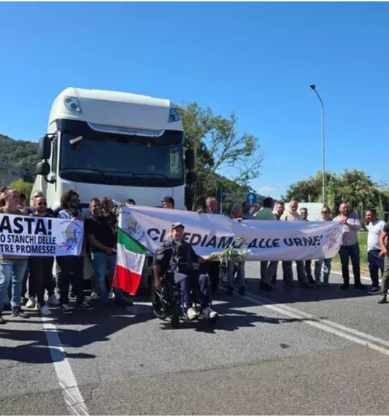caro-carburante-protesta-agricoltori-svincolo-A2-Pizzo