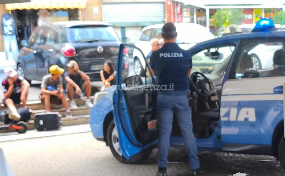 Cosenza: controlli a tappeto all'autostazione, 257 persone identificate e due espulsioni 51 controlli autostazione polizia cosenza 01