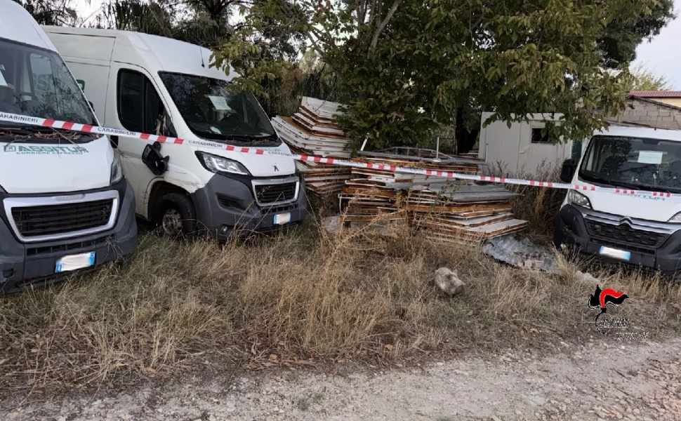 Rifiuti pericolosi in un’area protetta: scoperta discarica abusiva, denunciato 58enne 52 discarica abusiva rifiuti cotronei 02