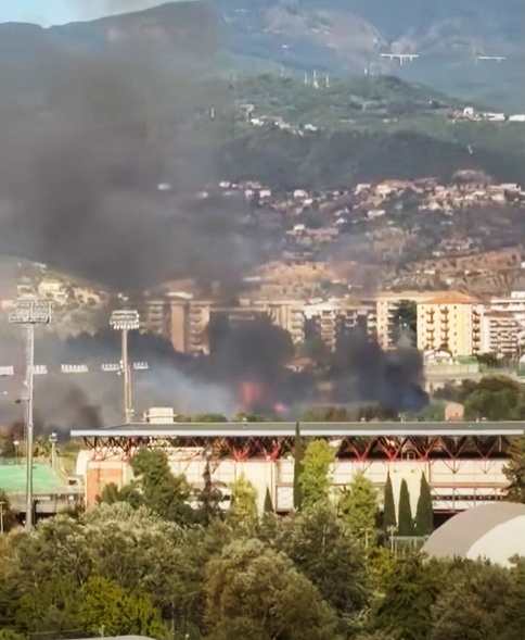 incendio a2 traffico bloccato verso cosenza sud 04