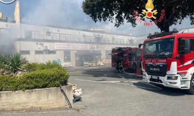 incendio-catanzaro-attivita-commerciale