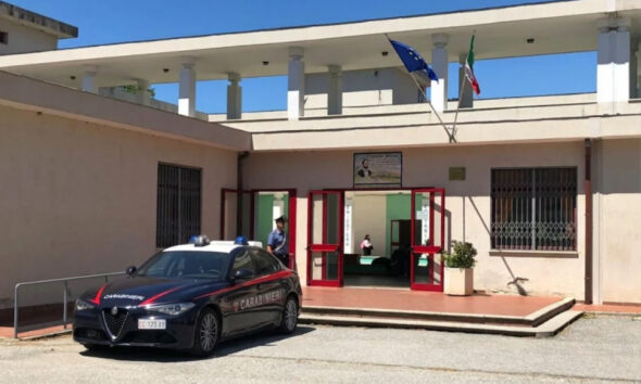 prof-aggressione-piano-coltello-istituto-nicotera-costabile