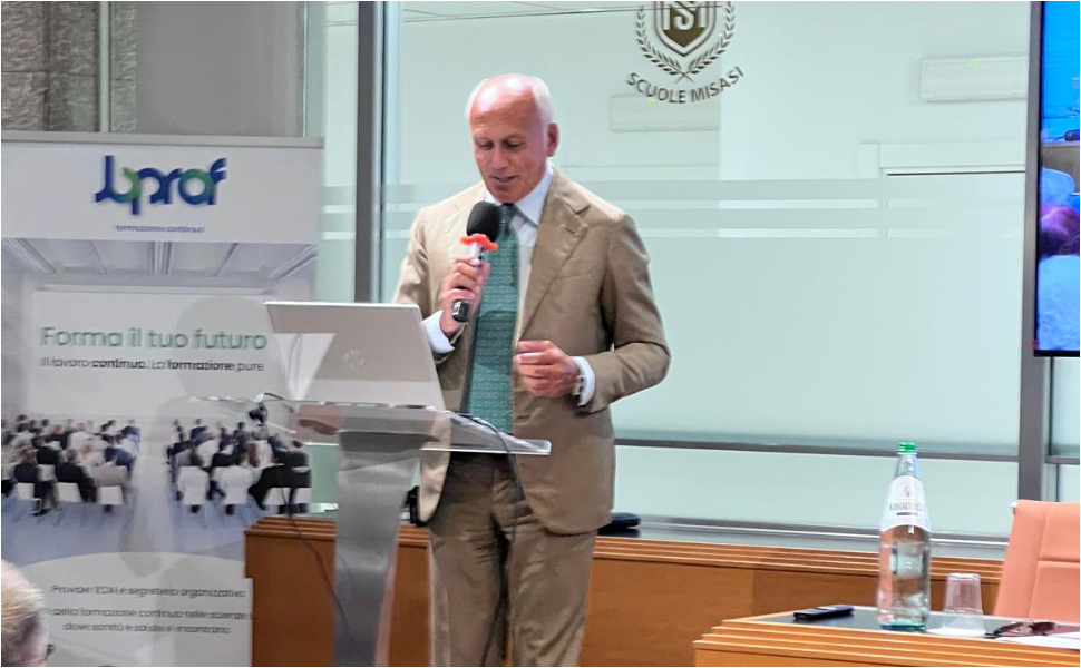 Sanità di prossimità, Franz Caruso rilancia il ruolo dei Comuni: «La salute è un diritto, non una merce» 51 sanita-franz-caruso-comuni-ospedale