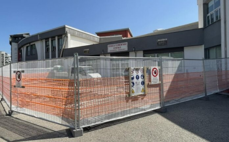Ritorno a scuola, Rende accelera: completato l’80% dei lavori negli istituti 51 scuola-stancati-rende-lavori