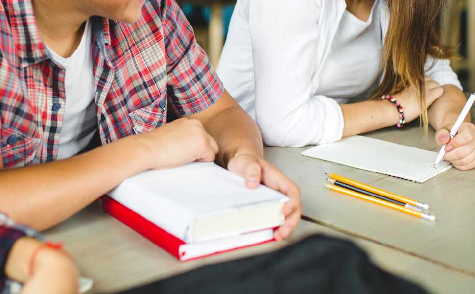 Scuola, rapporto Ocse-Pisa e la sorpresa dell’Italia: 474 punti in lettura e 468 in matematica 52 studenti rapporto Ocse-Pisa 02
