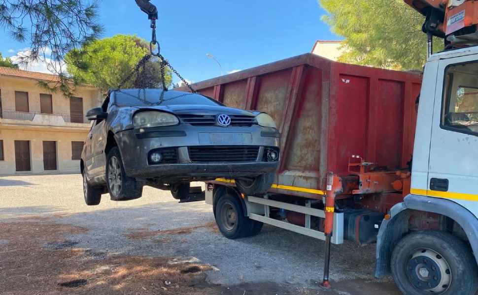 Lotta al degrado a Cassano Ionio: rimossi veicoli abbandonati nella frazione di Doria 104 veicoli rimossi cassano ionio 03