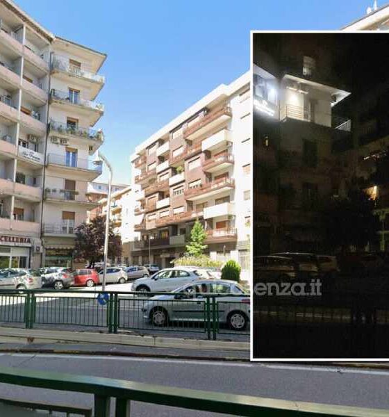 Cosenza, residenti di via Pasquale Rossi denunciano: «buio pesto, strade colabrodo e sicurezza azzerata» 56 via pasquale rossi al buio segnalazione cosenza 02