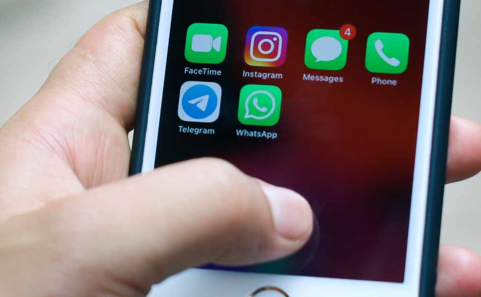 Truffe WhatsApp, allarme in tutta Italia: account compromessi per chiedere soldi 52 whatsapp compromessi - allarme truffa polizia di stato